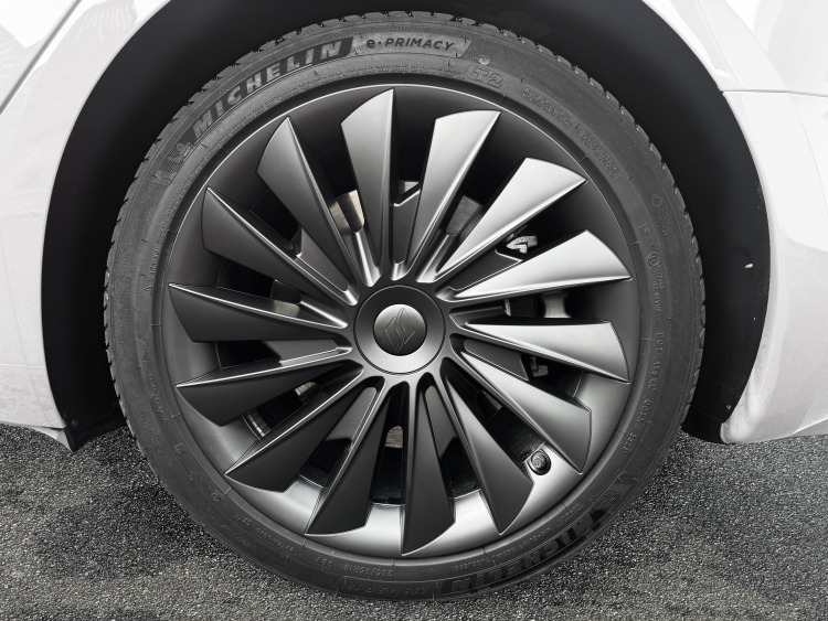 Lot de 4 enjoliveurs turbine 18" compatible avec Tesla Model 3 Highland (apr&egrave;s 09/2024)