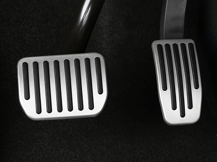 P&eacute;dales aluminium compatible avec Tesla - argent