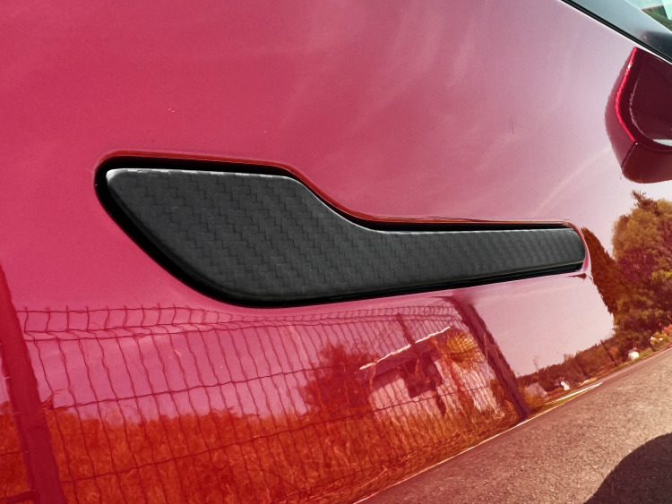 Poign&eacute;es fibre de carbone mate compatible Tesla Model 3 (avant 09/2024) Model 3 Highland (apr&egrave;s 09/2024) Model Y Model Y Juniper (apr&egrave;s 03/2025)